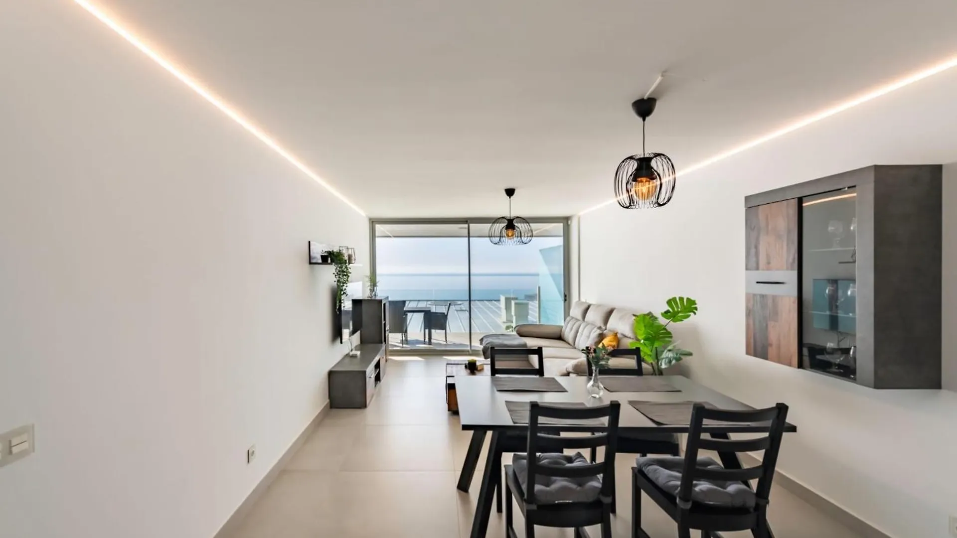 Serene Seaview Retreat In Higueron: 2Br Oasis Fuengirola 0*,  Spain