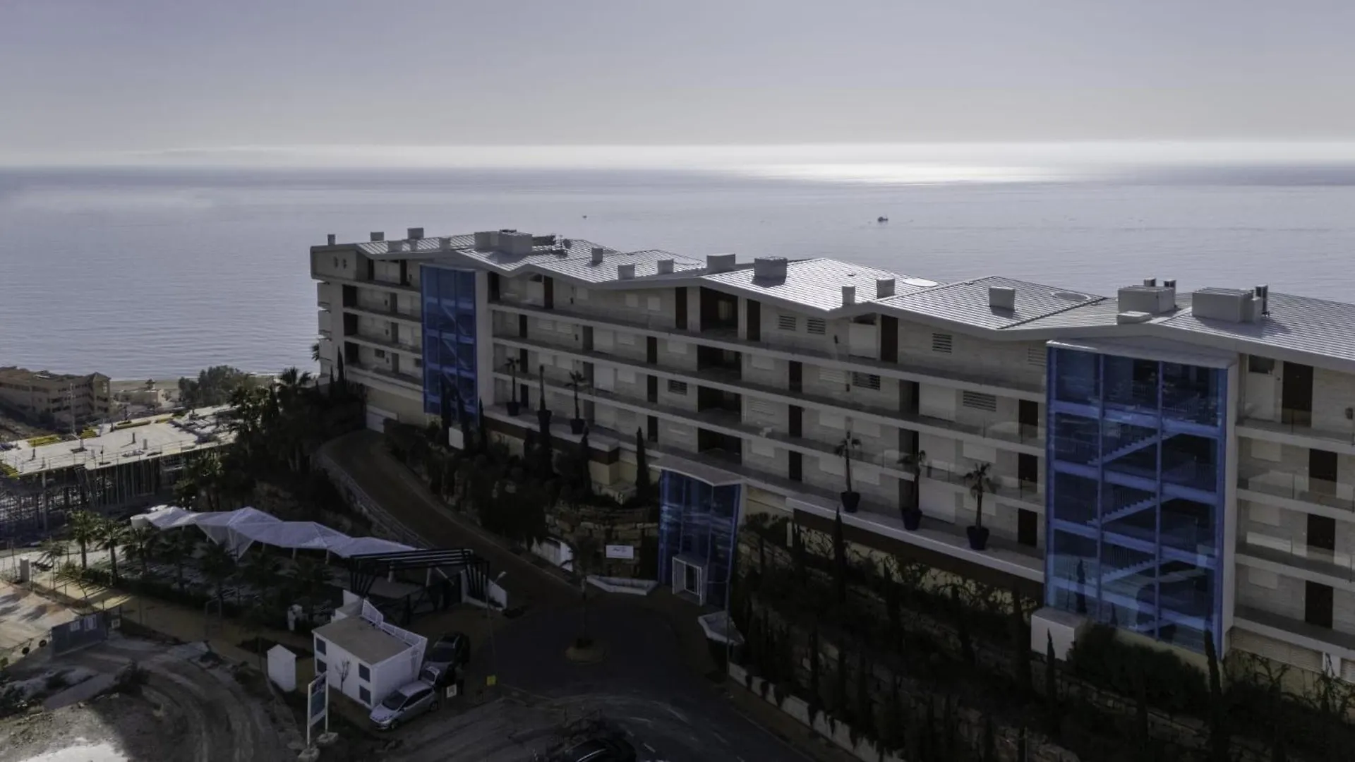 Serene Seaview Retreat In Higueron: 2Br Oasis Fuengirola Apartment